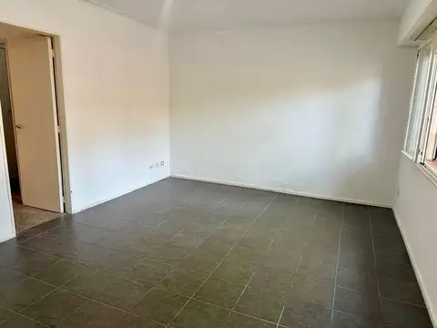 Casa en Alquiler con 1 cochera