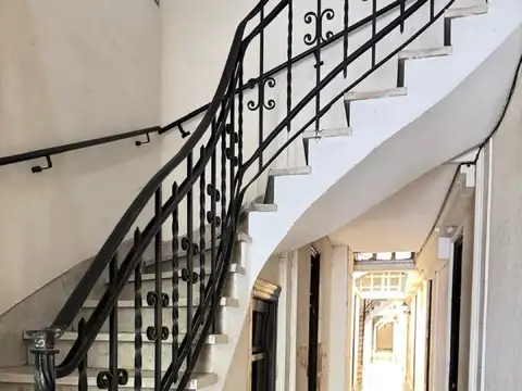 PH en Venta Barrio Norte,2 ambientes  con patio propio luminoso de estilo exp bajas ideal inversion