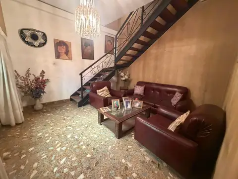 PH EN VENTA DE TRES AMBIENTES A REFACCIONAR EN CIUDADELA