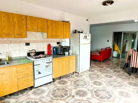 Casa 6 ambientes con 3 baños