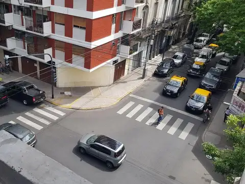 departamento de 3 ambientes al frente con balcon