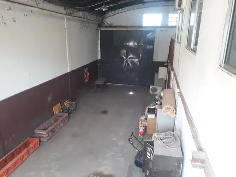 Galpon en Venta en Tolosa, USD 330.000