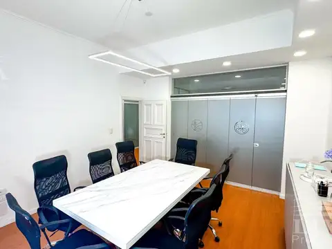 Oficina 9 ambientes con 3 baños