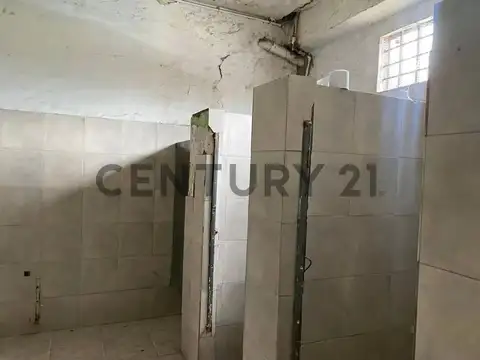 Venta  Depósito en Grand Bourg.