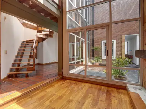 Casa 8 ambientes con 5 baños