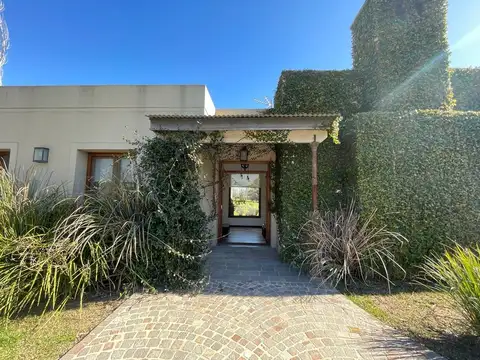 Casa En Venta En Open Door, Lujan , Barrio Santa Catalina