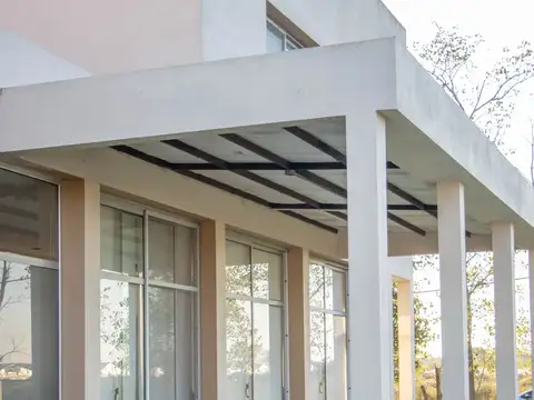 Casa en Venta en Los Hornos, USD 130.000