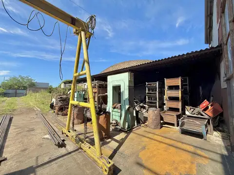 GALPÓN INDUSTRIAL CON OFICINAS Y AMPLIO PATIO – ROSARIO