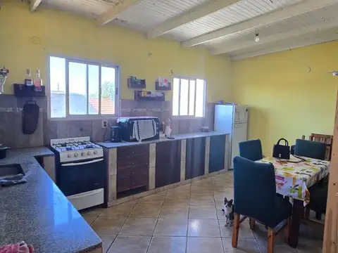 3 unidades en lote 300m2 con parque y cochera