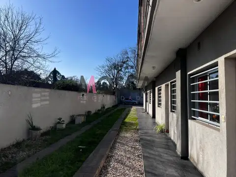 Departamento 3 ambientes con cochera - Moreno