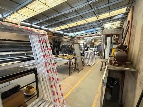 GALPÓN EN ALQUILER – LANÚS ESTE | 670 M² APROVECHABLES