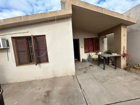 2 Casas en venta- simon bolivar 2065- Villa Gobernador Galvez