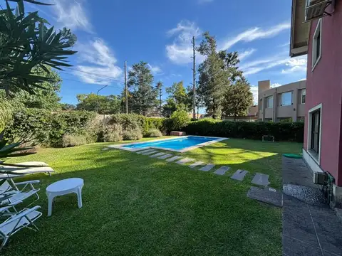 Casa 6 ambientes con 3 baños