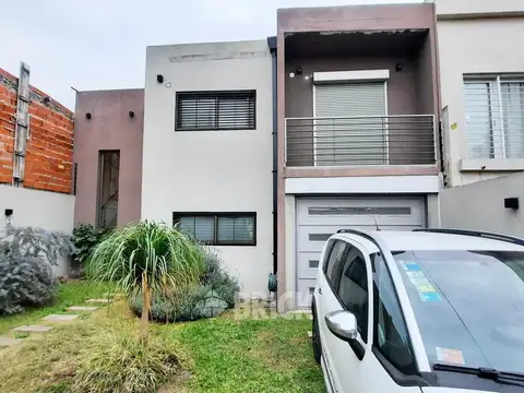 NUEVA CASA EN LOTE DE 10X44 MTS - 198 M2 CUB GARAGE P/2 AUTOS Y 1 DESCUB JARDIN C/PISCINA C/SOLARIUM