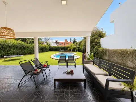 Casa Venta en Villa Allende Golf jardín pileta
