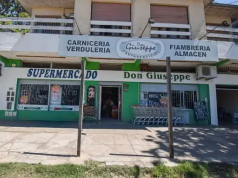 ALQUILER ANUAL LOCAL COMERCIAL VILLA GESELL