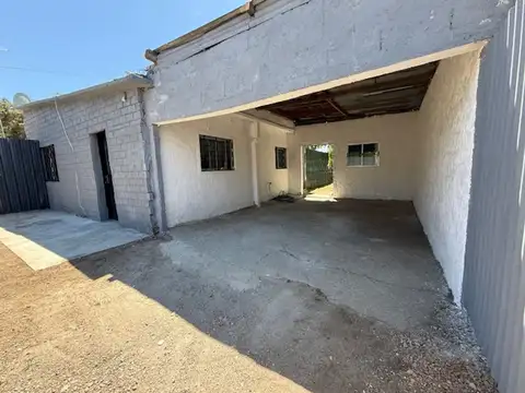 Se alquila casa dos dormitorios con fondo en Pando