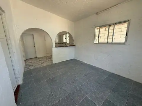 Se alquila casa dos dormitorios con fondo en Pando