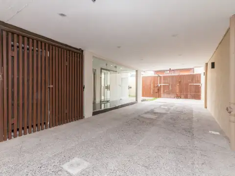 Cochera en venta. 100% FINANCIADO Y CUOTAS FIJAS EN PESOS. Buena ubicación en Remedios de Escalada