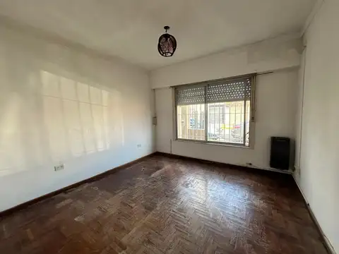 Casa en Alquiler con 1 cochera