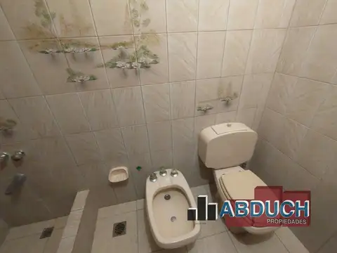 Depto Tipo Casa en Alquiler con 1 cocheras