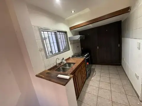 Casa en Alquiler con 1 cochera