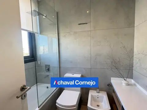 Venta y alquiler | Casa e al agua 4 dormitorios y escritorio | Barrio Acacias - Puertos