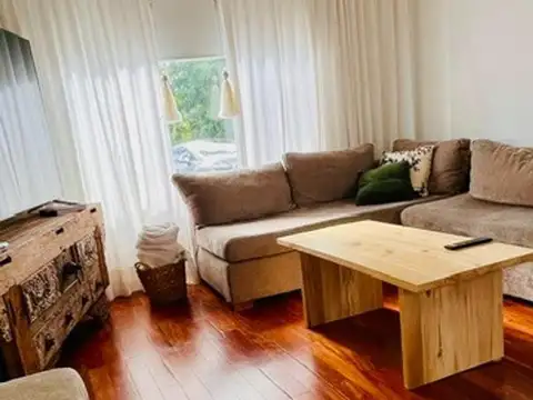 Casa en Venta con 4 cocheras