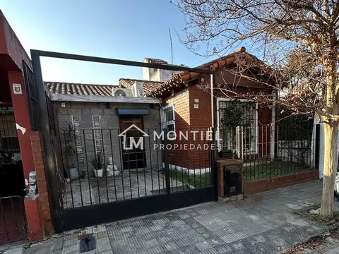 Casa Chalet  en Venta en Ciudad Jardin, Tres de Febrero, G.B.A. Zona Oeste