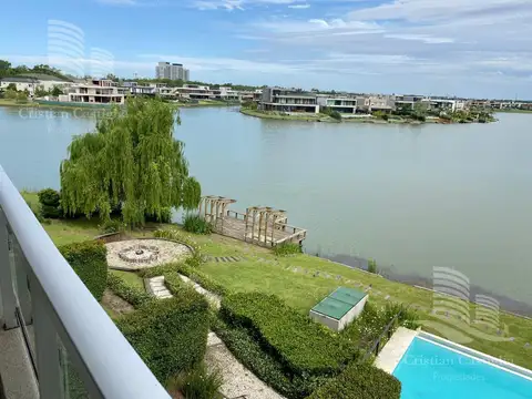 Hermoso Departamento en Venta en Islas del Golf