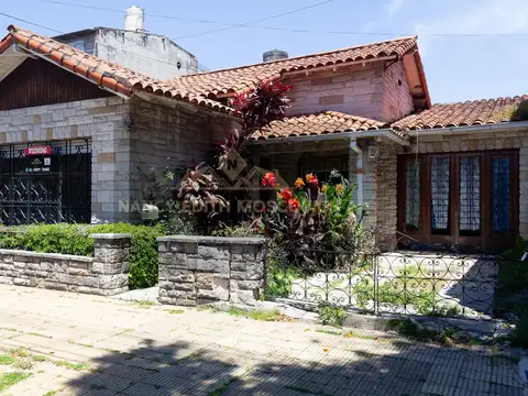 Casa venta 4 amb Ciudadela patio pileta cochera galpón.