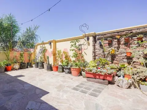 Depto Tipo Casa en Venta de 5 ambientes