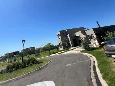 Terreno en Venta 36  mts Fondo