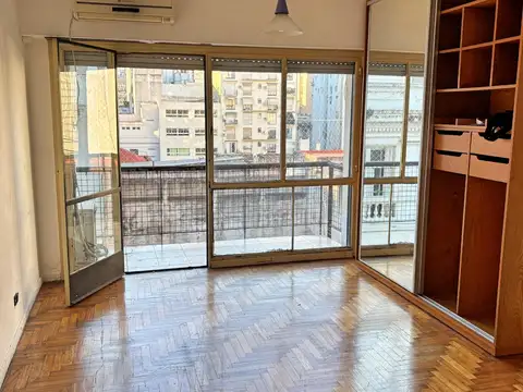 2 amb y 1/2 con balcón apto profesional