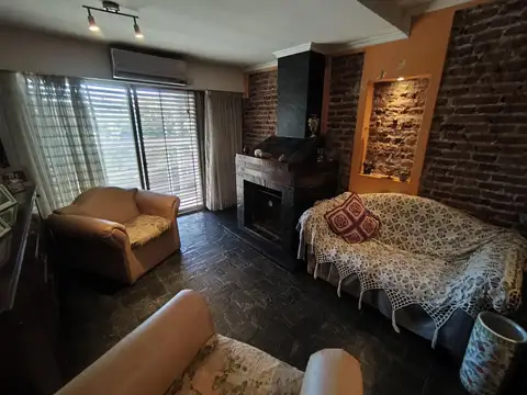 Depto Tipo Casa en Venta de 4 ambientes