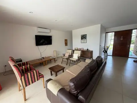 Casa en Venta en El Canton - Norte, USD 245.000