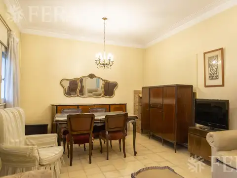 Venta PH 2 ambientes con patio en Sarandi