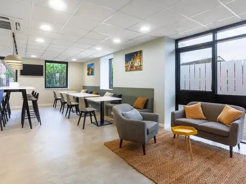 Alquiler de oficina comercial para 3 personas en Asuncion, Artigas.