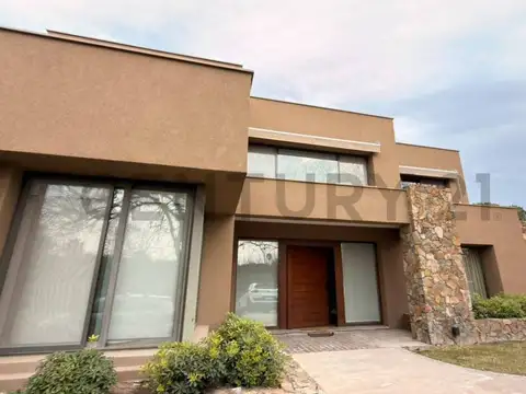CASA EN VENTA - BARRIO PRIVADO VIAMONTE