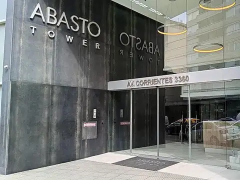 Oficina en Alquiler con 2 cocheras