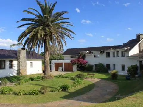 Casa 5 ambientes con 6 baños