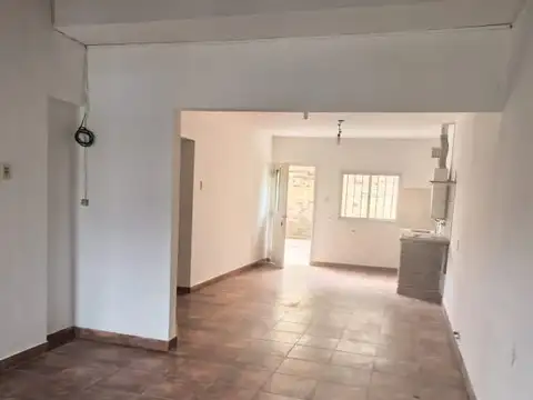 Casa en Alquiler en Villa Gobernador Galvez, $ 550.000