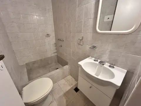 Mercedes 4400, Piso 3