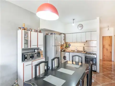 Departamento 3 ambientes c/ balcón y cochera