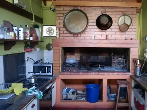 Casa 2 ambientes con 1 baño