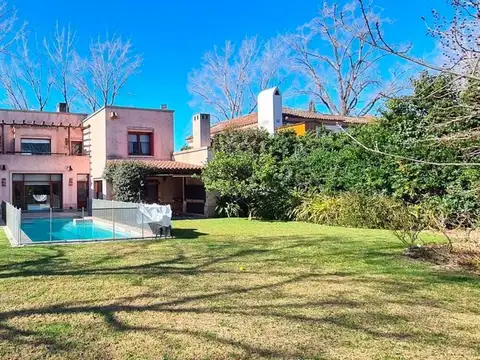 Ayres Del Pilar