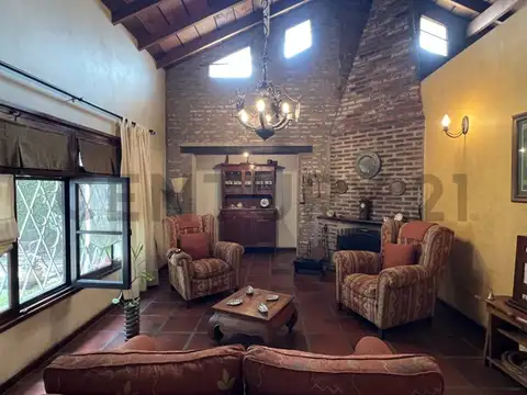 Casa 6 ambientes con 3 baños