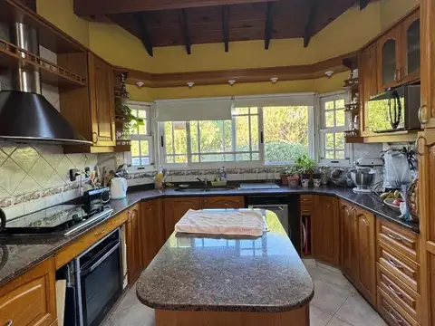 Casa 4 ambientes con 4 baños