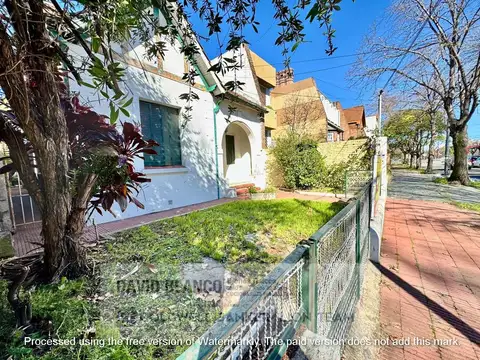 Casa en Alquiler con 1 cochera