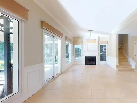 Casa 7 ambientes con 3 baños